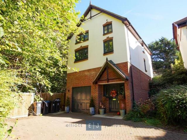 House for rent in Buckhurst Hill, Epping Forest