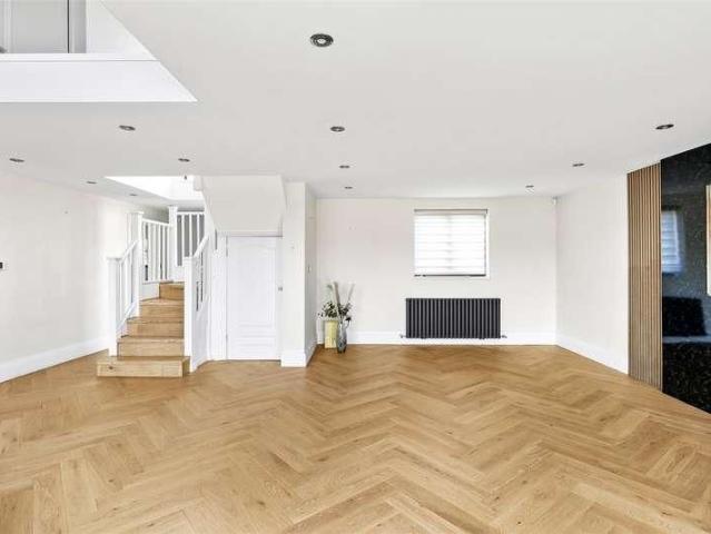 House for rent in Broadley Common, Epping Forest