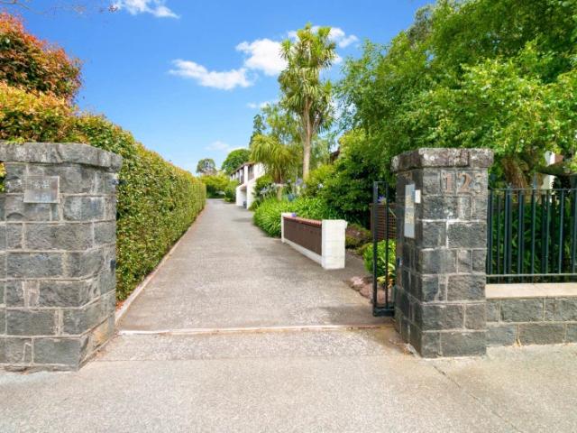 Apartment for rent in Mount Eden Village, Albert-Eden