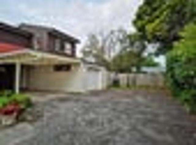 Townhouse for rent in Mount Eden Village, Albert-Eden