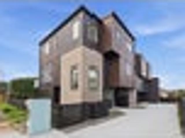 Townhouse for rent in Three Kings, Oroua County
