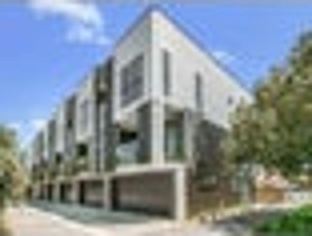 Townhouse for rent in Balmoral