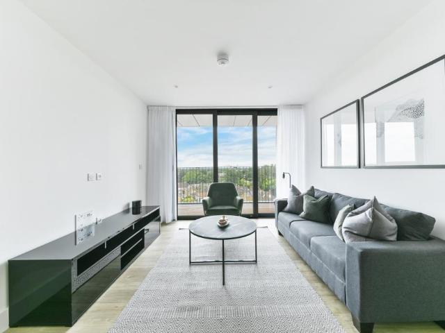 Apartment for rent in Birch Green, Lower Halliford