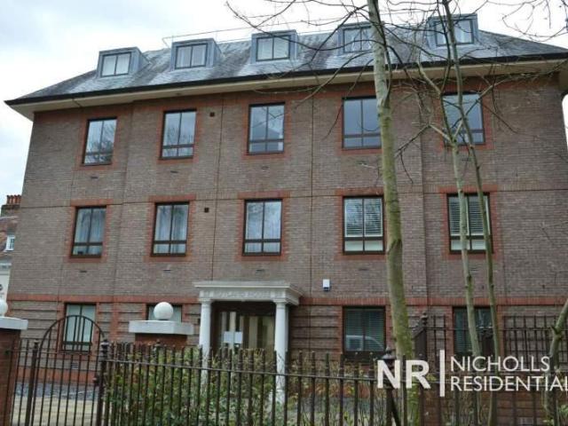 Apartment for rent in Woodcote, Epsom