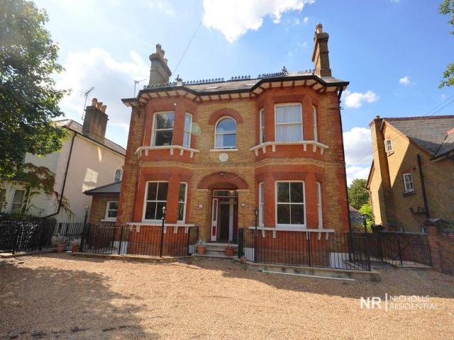 Apartment for rent in Woodcote, Epsom