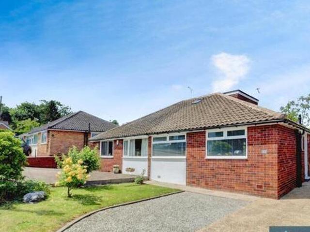 House for sale in Overslade, New Bilton