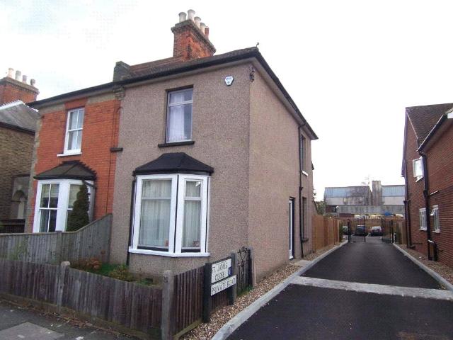 House for rent in Woodcote, Epsom