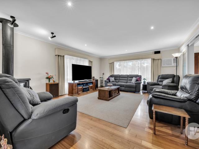 Cottage for sale in Camerons Creek, Victoria