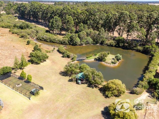 Cottage for sale in Schroeder, Western Australia
