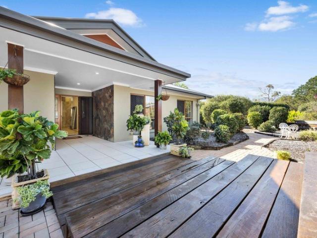 Cottage for sale in Araluen, Queensland