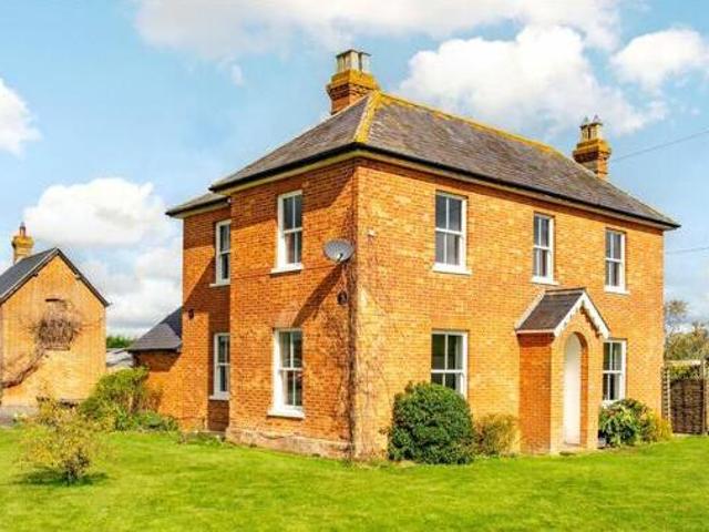 House for sale in Buckingham, Buckinghamshire