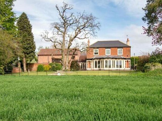 House for sale in Hyde Park, South Yorkshire