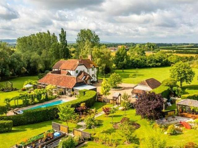 House for sale in Pouchen End, Hertfordshire