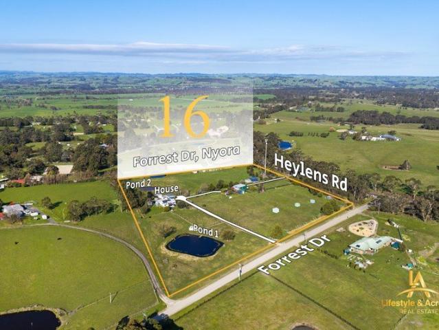 Cottage for sale in Nyora, Victoria