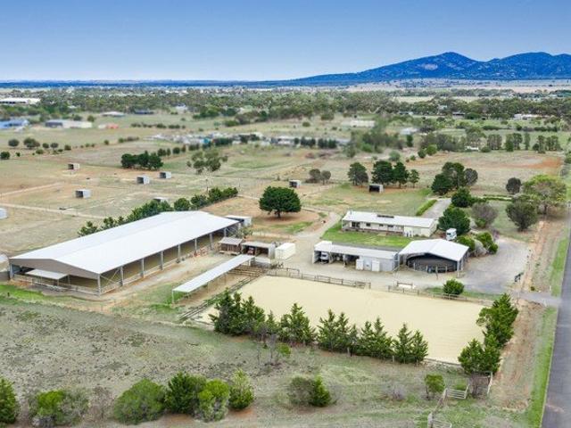Cottage for sale in Camerons Creek, Victoria
