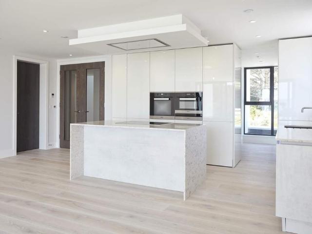 Apartment for rent in Poplar Grove, Greater London
