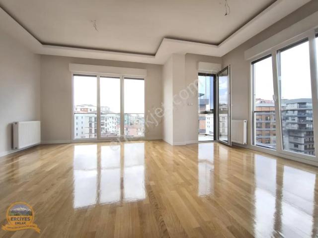 Kadiköy, İstanbul içerisinde satılık mülk