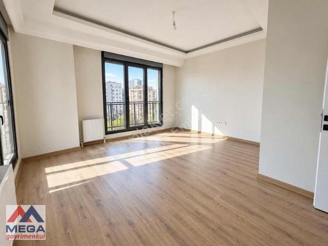 Kadiköy, İstanbul içerisinde kiralık mülk