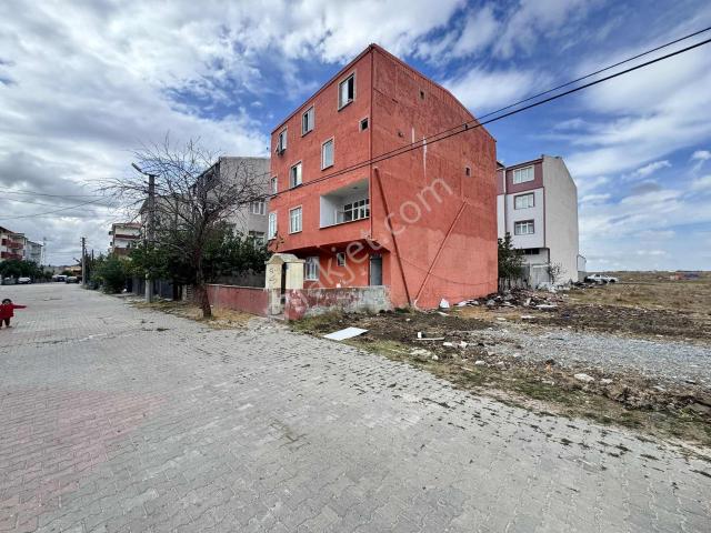 Cumhuriyet Mahallesi, Ergene içerisinde satılık Villa