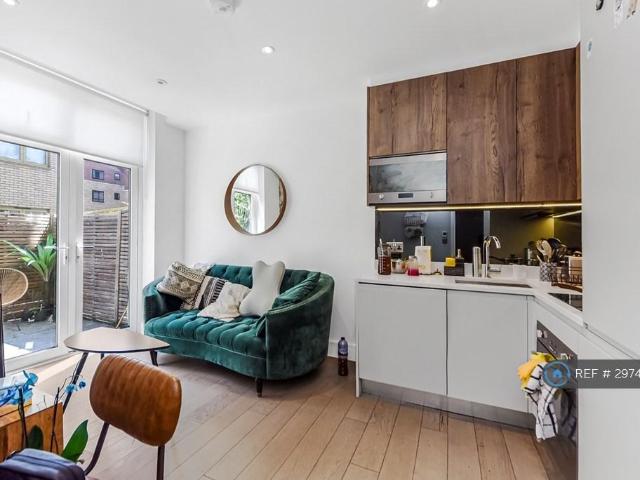 Apartment for rent in Mile End, Greater London