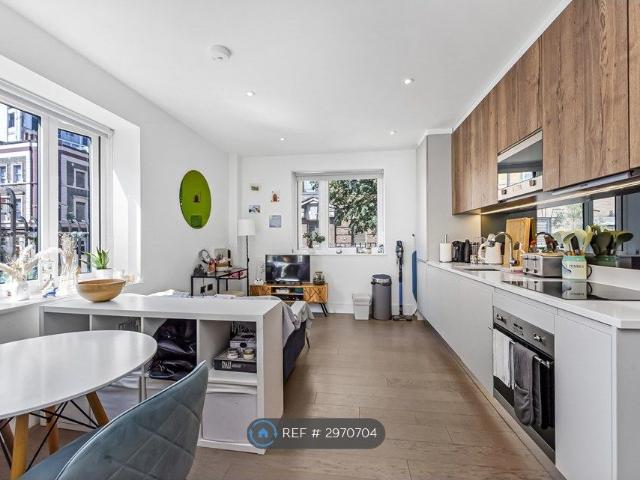 Apartment for rent in Mile End, Greater London