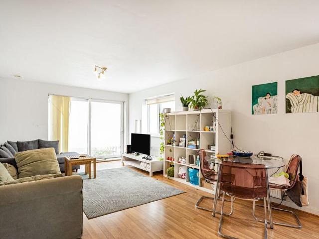Apartment for rent in Mile End, Greater London
