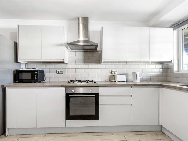 Apartment for rent in Mile End, Greater London