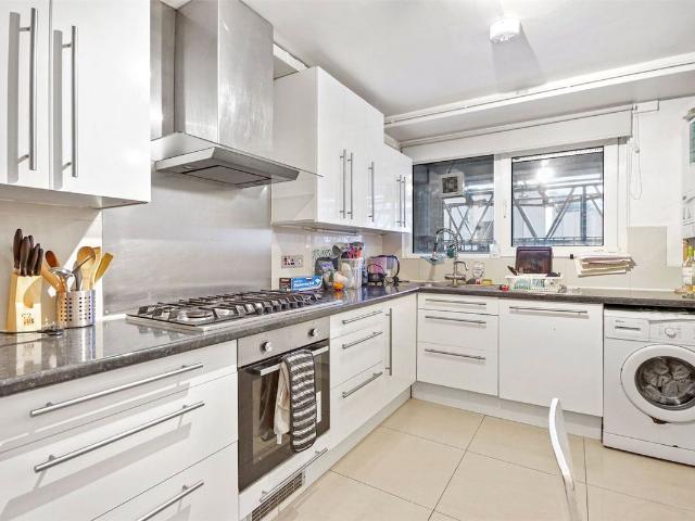 Apartment for rent in Mile End, Greater London
