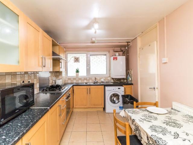 House for rent in Mile End, Greater London