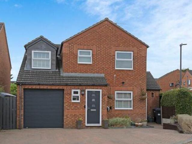House for sale in Green Close, Warwickshire