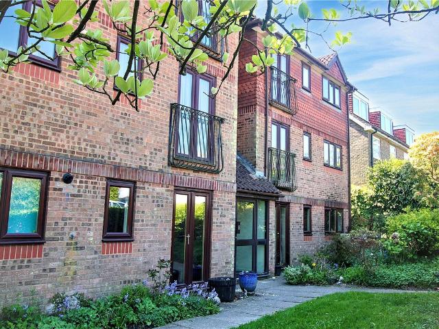 Apartment for rent in Cross In Hand, East Sussex
