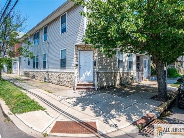 House for sale in Elizabeth, New Jersey