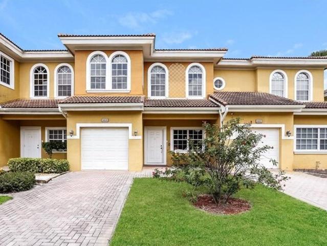 House for sale in Greenacres
