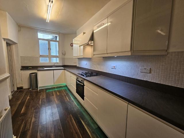 Apartment for rent in Wellswood, Torquay