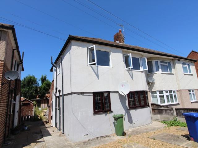 Apartment for rent in Fole, Surrey