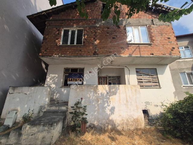 Suluova içerisinde satılık Villa