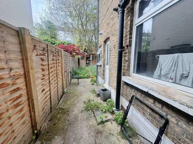 Room for rent in South Tottenham, Greater London