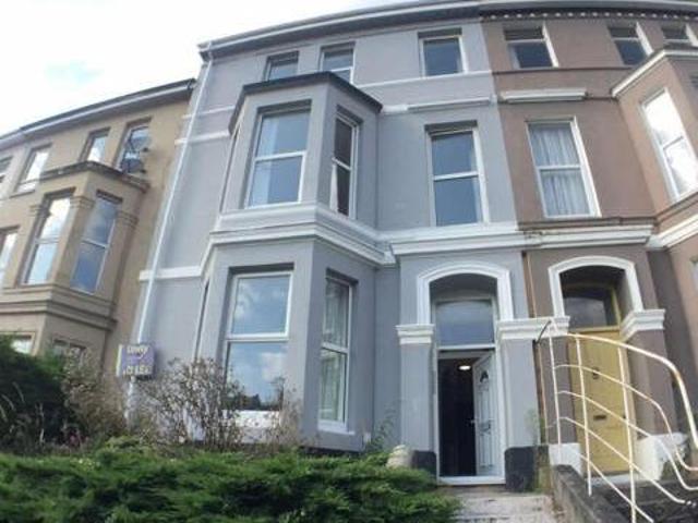 House for rent in Follaton, Strode