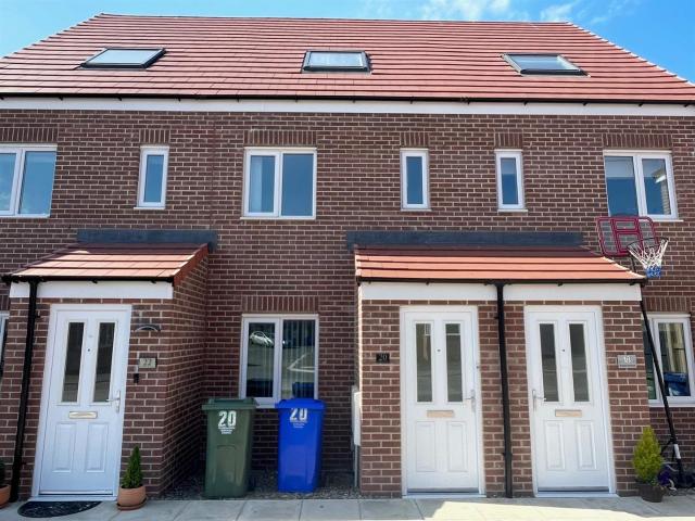 House for rent in Cayton