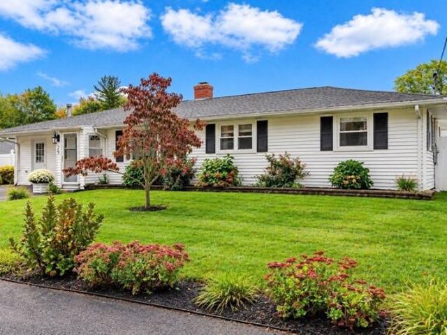 House for sale in Holbrook, Norfolk County