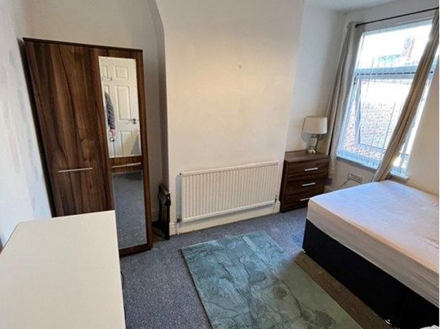 Room for rent in Calderstones