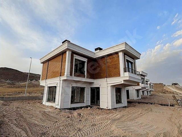 Erkilet, Kocasinan içerisinde satılık Villa