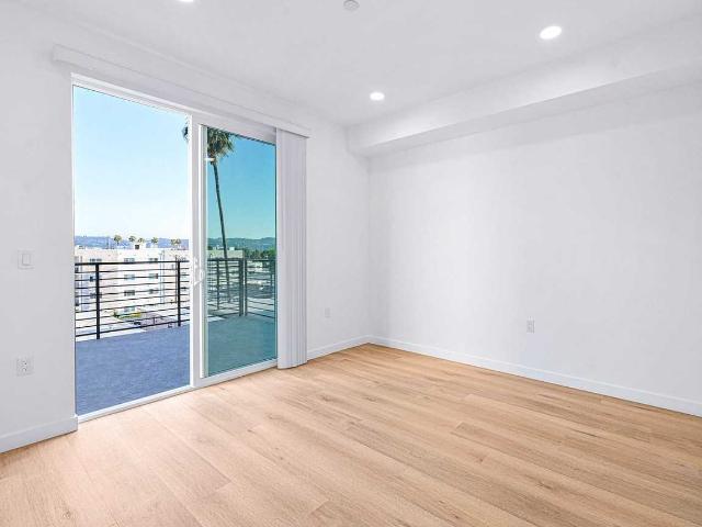 Apartment for rent in Tarzana Neighborhood Council District, Canoga Park