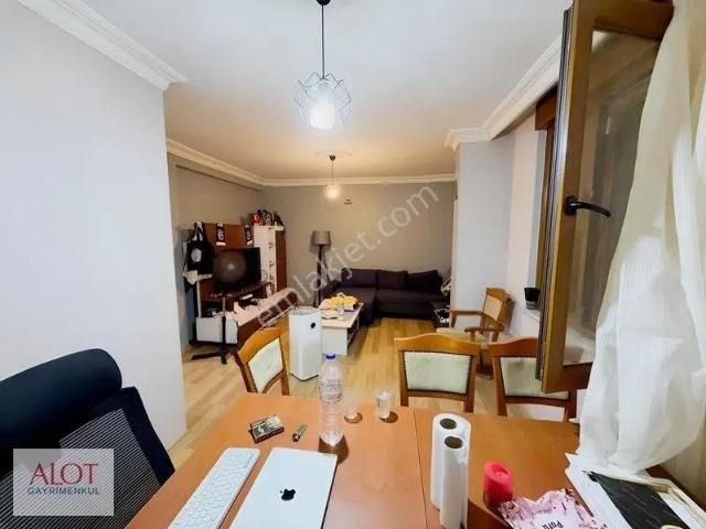 Esatpaşa Mahallesi, Ataşehir içerisinde kiralık mülk