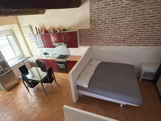 Maison vente à Narbonne, Escales