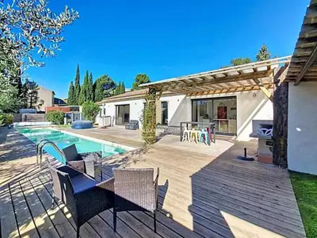 Maison vente à Narbonne, Escales