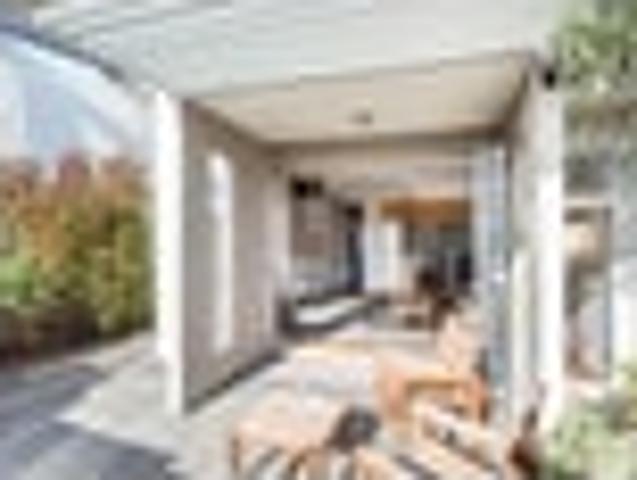 Apartment for sale in Chaslands, Canterbury