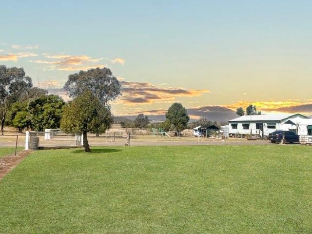 Cottage for sale in Springside, Queensland