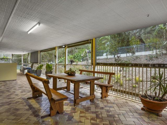 Cottage for sale in Tamborine, Greater Brisbane