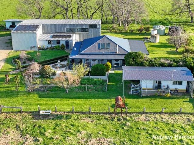 Cottage for sale in Alberton West, Victoria